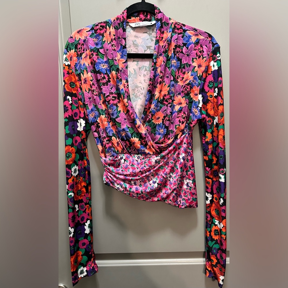 Zara size S Long Sleeve Floral Crop Top Pre-owned.